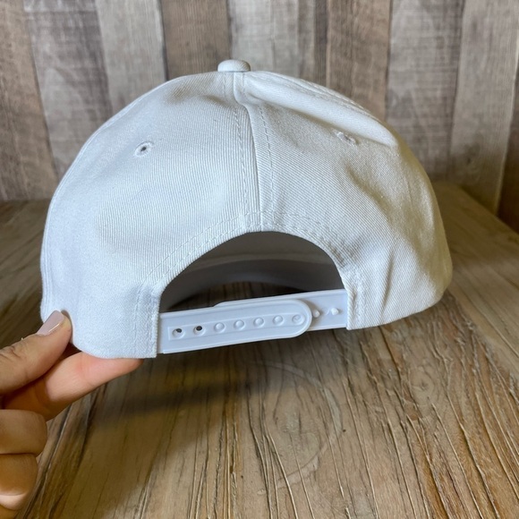 Jim Beam Bourbon Trucker Hat Adjustable Snap Back - Picture 3 of 6